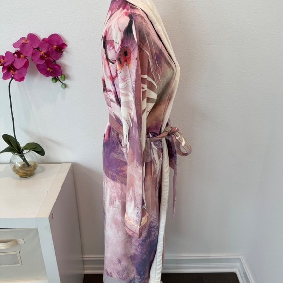 WRAP UP BY VP Women’s Long Pink/Cream Floral Print Soft Robe One Size - Picture 12 of 16